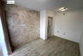 Двустаен апартамент в Погреби, Варна с асансьор