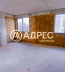 Двустаен апартамент във Варна, Погреби