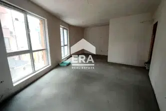 Двустаен апартамент с тераса в Погреби, Варна