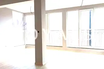Тристаен апартамент с тераса в Погреби, Варна