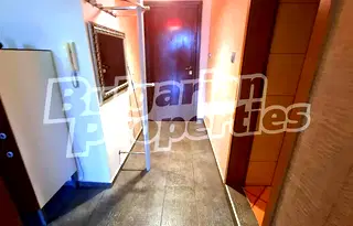 Двустаен апартамент с голяма тераса в Погреби, Варна