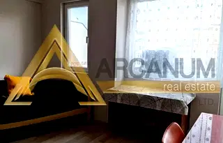 Двустаен апартамент във Варна, Погреби