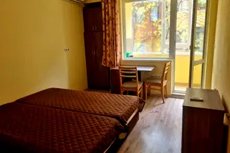 Тристаен апартамент с тераси в Погреби, Варна