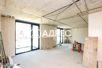 Тристаен апартамент в Свети Никола, Варна с асансьор
