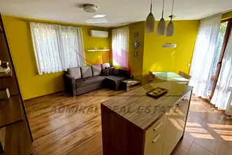 Двустаен апартамент в Свети Никола с тераса и асансьор