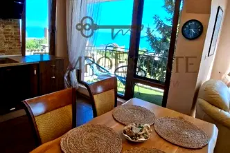 3-стаен апартамент с морска панорама в Свети Никола, Варна
