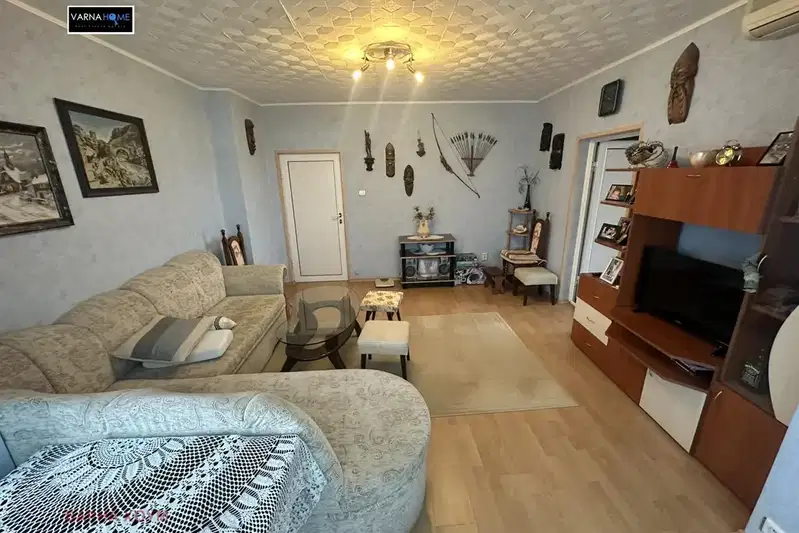 4-bedroom apartment in Varna, Troshevo