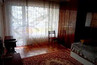 Тристаен апартамент в Трошево, Варна с тераса