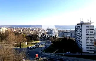Просторен 4-стаен апартамент в Трошево с асансьор