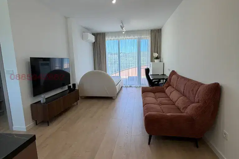 Spacious 2-room apartment in Vinitsa with parking space