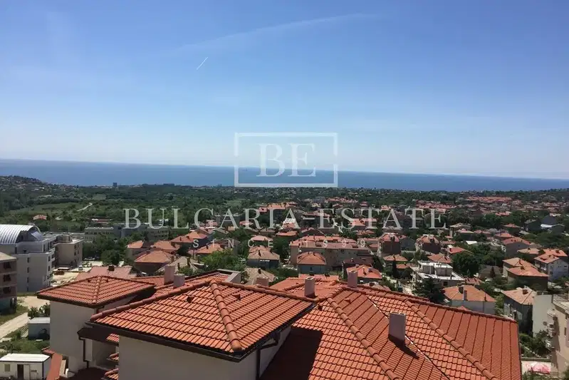 Двустаен апартамент с гледка към море във Виница, Варна