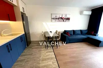 Двустаен апартамент с двор в нова сграда във Виница, Варна
