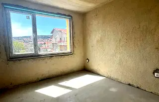 Тристаен апартамент с тераса във Виница, Варна