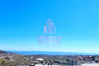 Тристаен апартамент с две тераси във Варна, Виница
