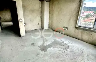 Тристаен апартамент с две тераси във Виница, Варна