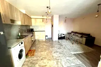 Двустаен апартамент с тераса във Виница, Варна