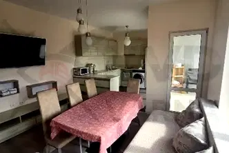 Тристаен апартамент с 2 тераси във Виница, Варна
