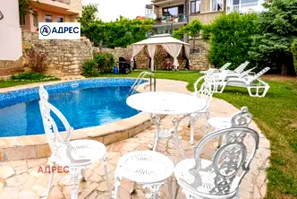 Тристаен апартамент с панорамна тераса във Виница, Варна