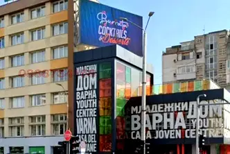 Тристаен апартамент в центъра на Варна с асансьор