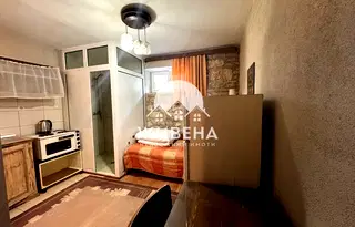 Едностаен апартамент на полуприземен етаж във Варна, ВИНС-Червен площад
