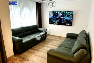 Тристаен апартамент с 2 балкона във Варна, ВИНС-Червен площад