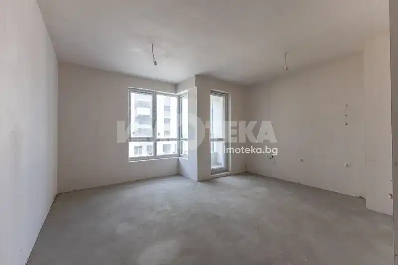 One-room apartment in Vladislav Varnenchik with parking space