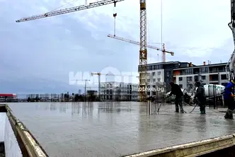 Двустаен апартамент в кв. Владислав Варненчик с веранда