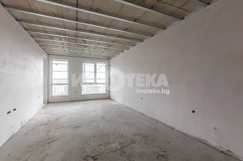 Two-room apartment with balcony in Varna, Vladislav Varnenchik
