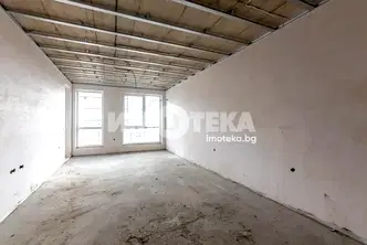 Двустаен апартамент с балкон във Варна, Владислав Варненчик
