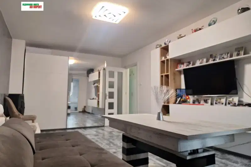 Three-room apartment with terrace in Vladislav Varnenchik, Varna