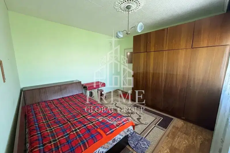 3-room prefab panel apartment in Vladislav Varnenchik with two terraces