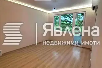 Тристаен апартамент във Варна, Владислав Варненчик с тераса