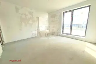 Просторен 3-стаен апартамент във Владислав Варненчик с тераса