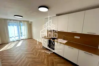 Тристаен апартамент с тераса в кв. Възраждане 1, Варна