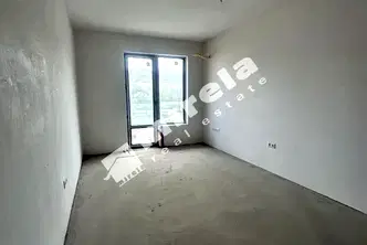 Тристаен апартамент с две тераси във Възраждане 1, Варна