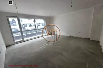 Тристаен апартамент в Възраждане 1 с тераса