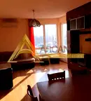 Тристаен апартамент в Възраждане 1, Варна на втори етаж
