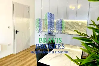 Двустаен апартамент в Възраждане 3 с паркомясто
