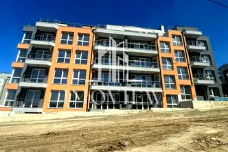 Тристаен апартамент с тераса във Възраждане 3, Варна
