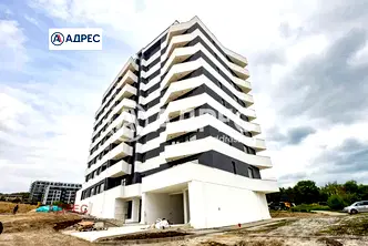 Тристаен апартамент в Възраждане 3, Варна с асансьор
