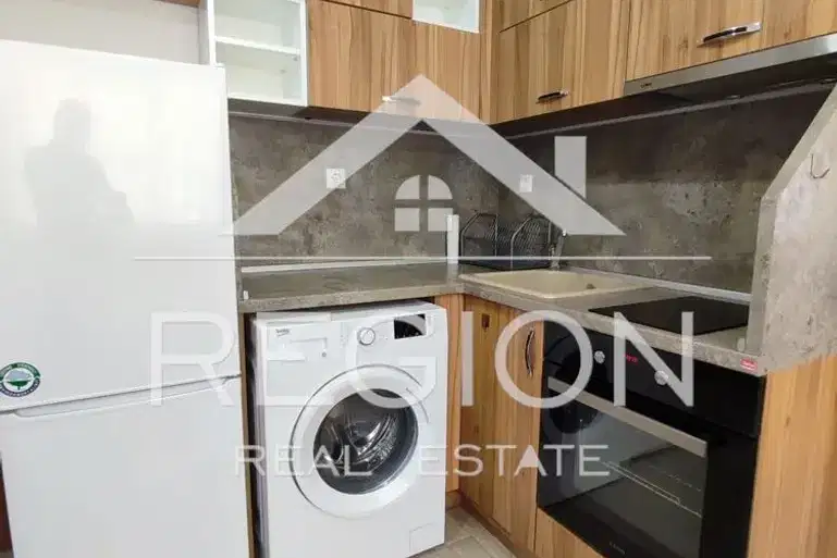 Двустаен апартамент с паркомясто във Възраждане 3, Варна