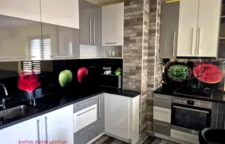 Тристаен апартамент с две тераси във Възраждане 3, Варна