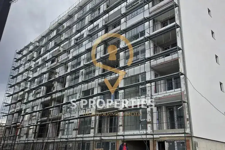 Двустаен апартамент с паркомясто във Възраждане 4, Варна