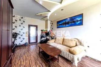 3-стаен апартамент с голяма тераса в Завод Дружба, Варна