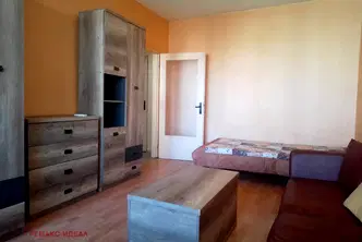 Тристаен апартамент с три отделни стаи в Завод Дружба, Варна