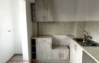 Тристаен апартамент 65 кв.м в Завод Дружба, Варна с две тераси