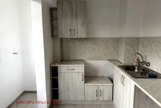 Тристаен апартамент 65 кв.м в Завод Дружба, Варна с две тераси