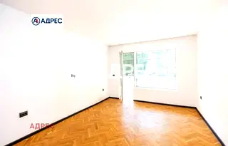 Тристаен апартамент в Завод Дружба с тераса и близост до море