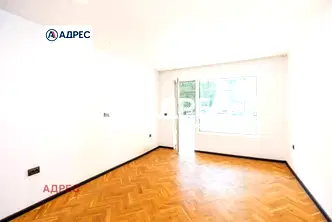 Тристаен апартамент в Завод Дружба с тераса и близост до море