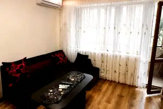 Тристаен апартамент с тераса в Зимно кино Тракия, Варна